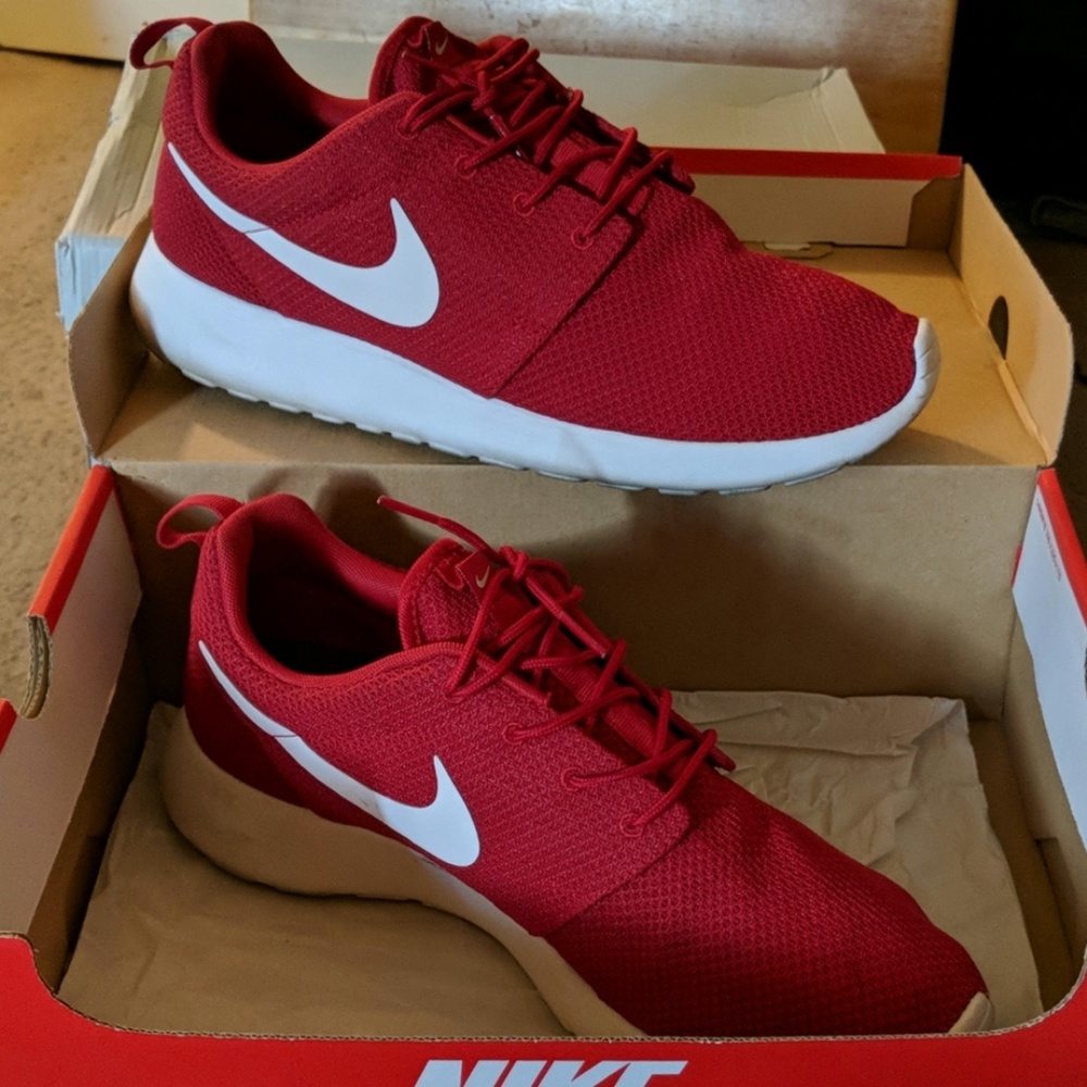 Nike Roshe one size 11